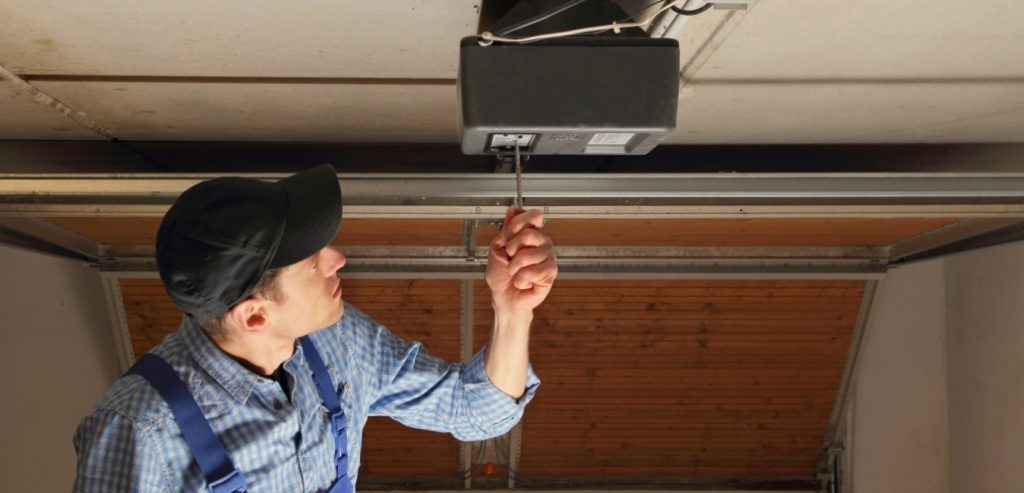 Garage door opener repair Studio City