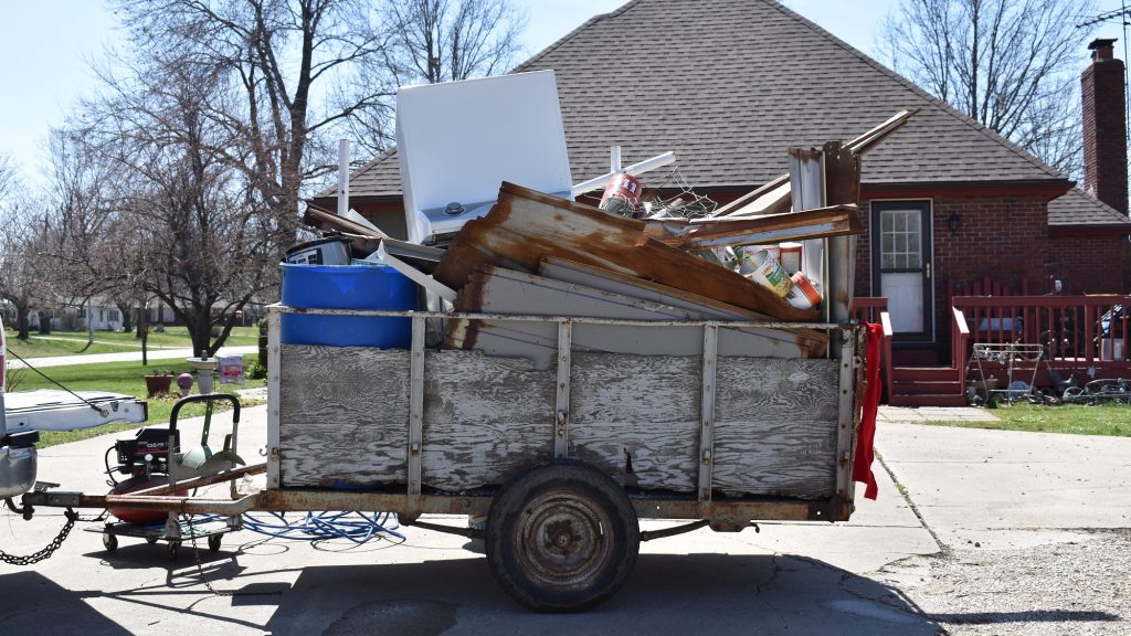 Solutions for Trash Removal: Dealing with Difficult Items Easily